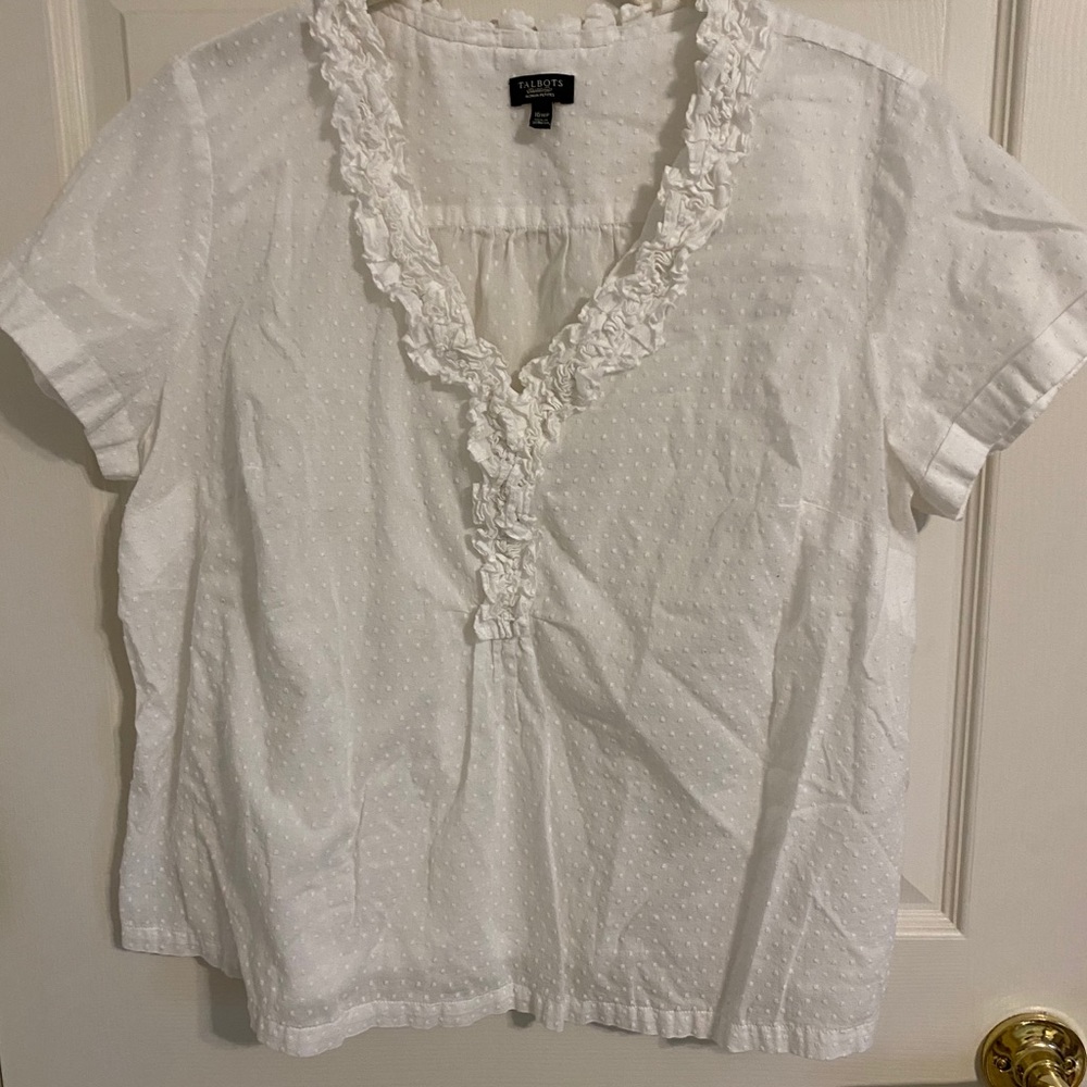 NEW LISTING! EUC Talbots Swiss Dot Blouse